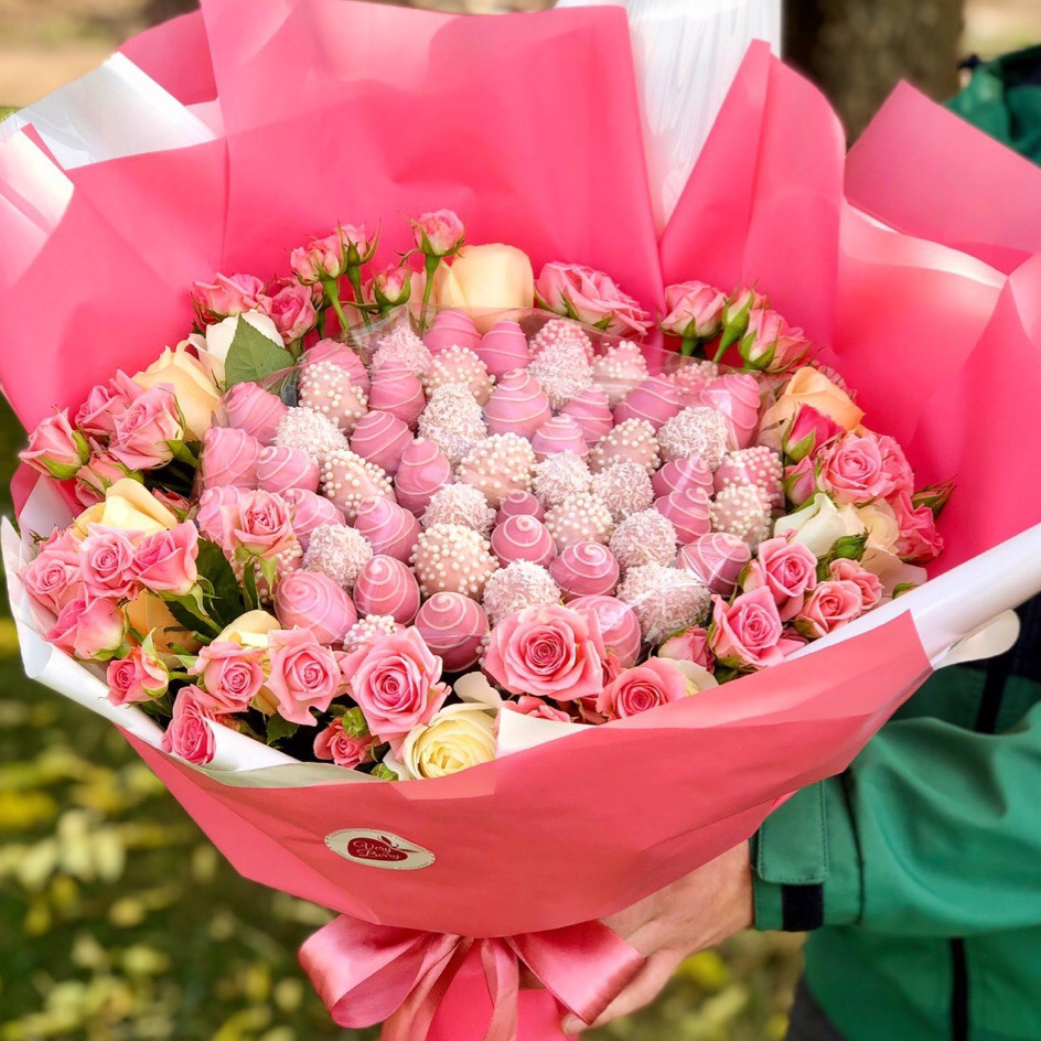 Букет из клубники 86. Букет клубника с розами